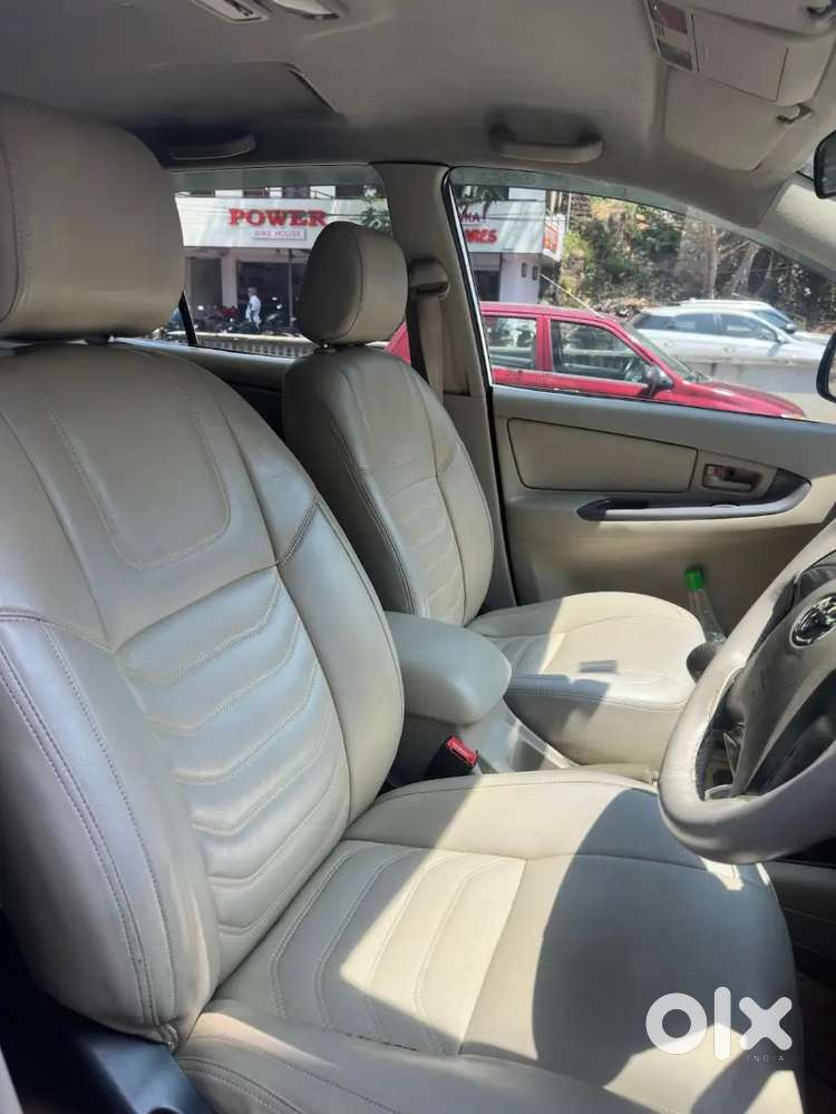 Toyota Innova G 7seater
