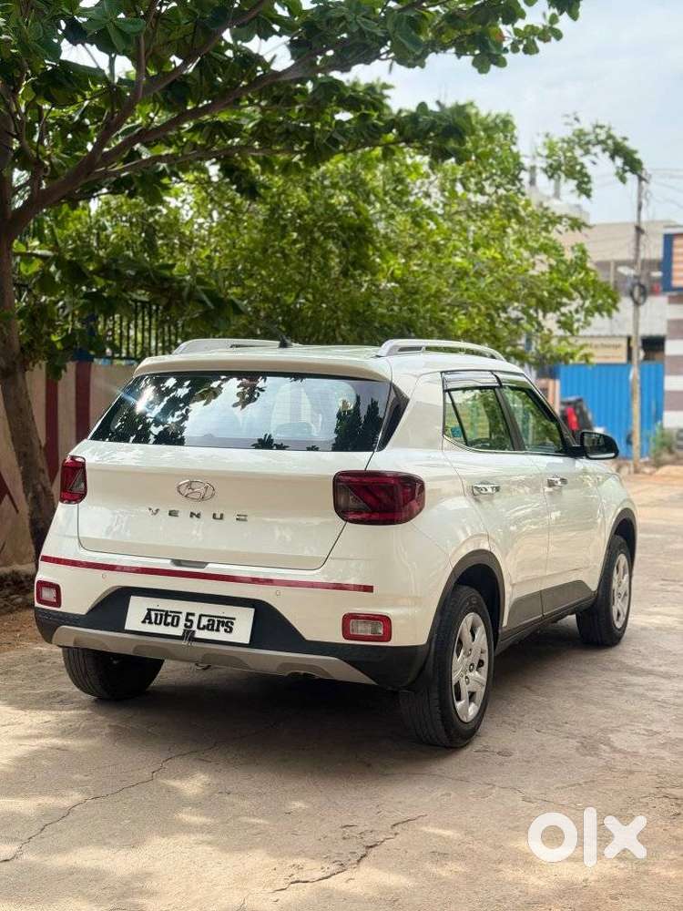 Hyundai Venue S Turbo, 2021, Petrol