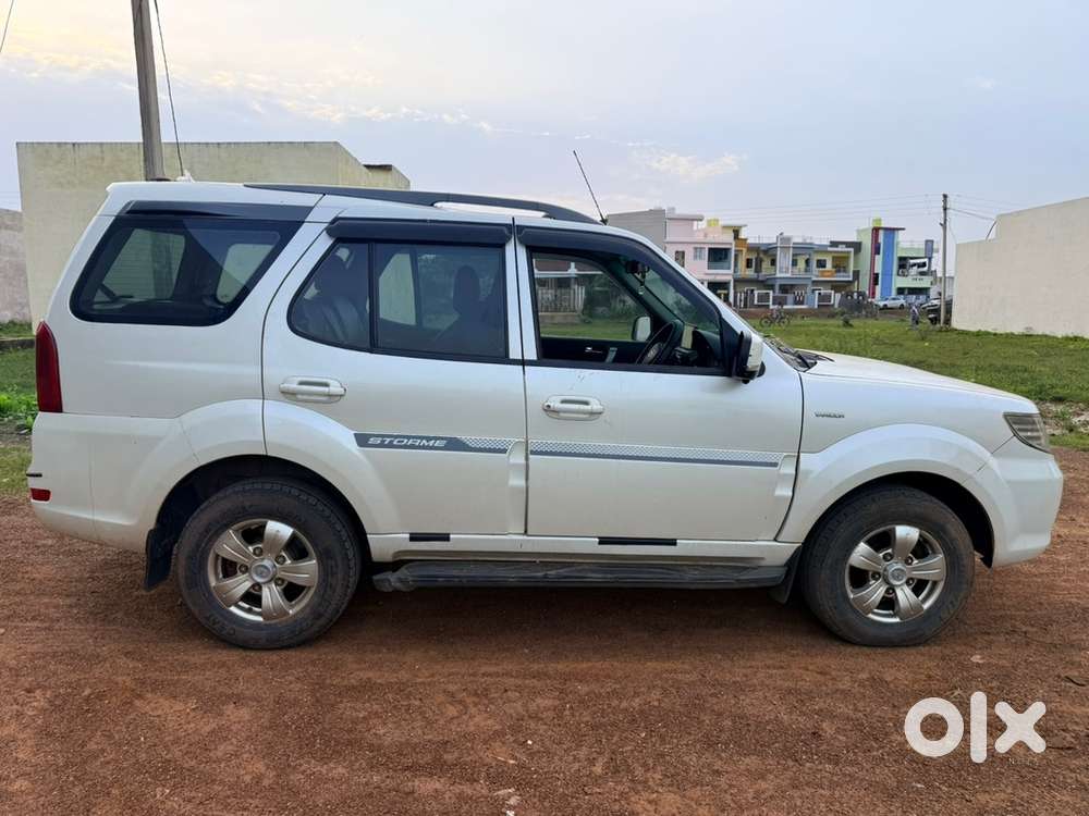 2016 Tata Safari Storme