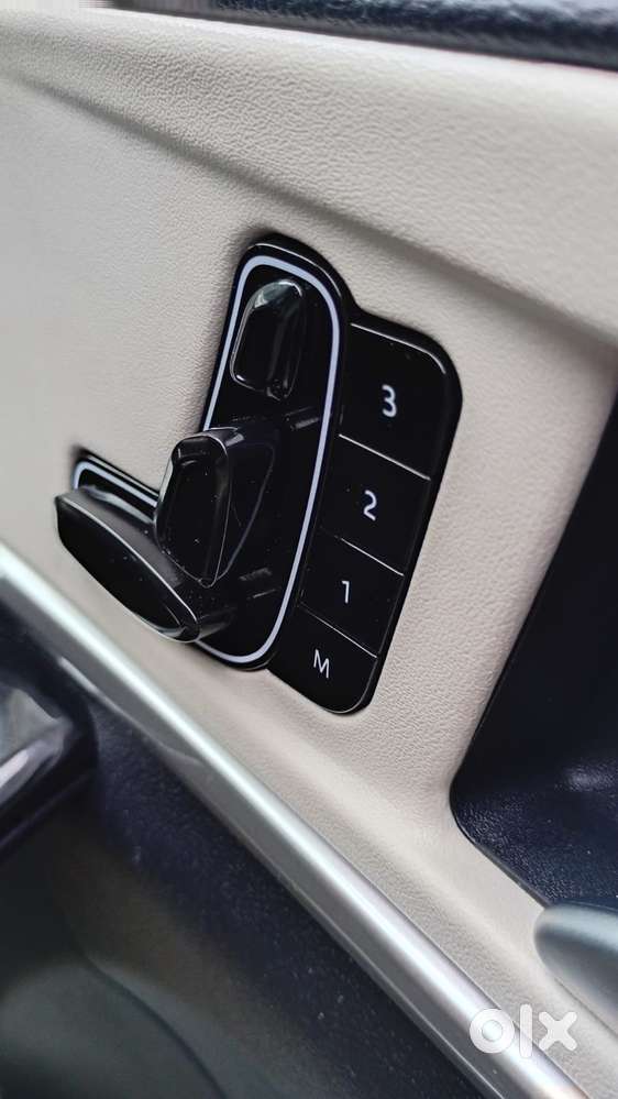 Mahindra Xuv700 2.2 Ax 7 Diesel At Luxury Pack Str, 2022, Diesel