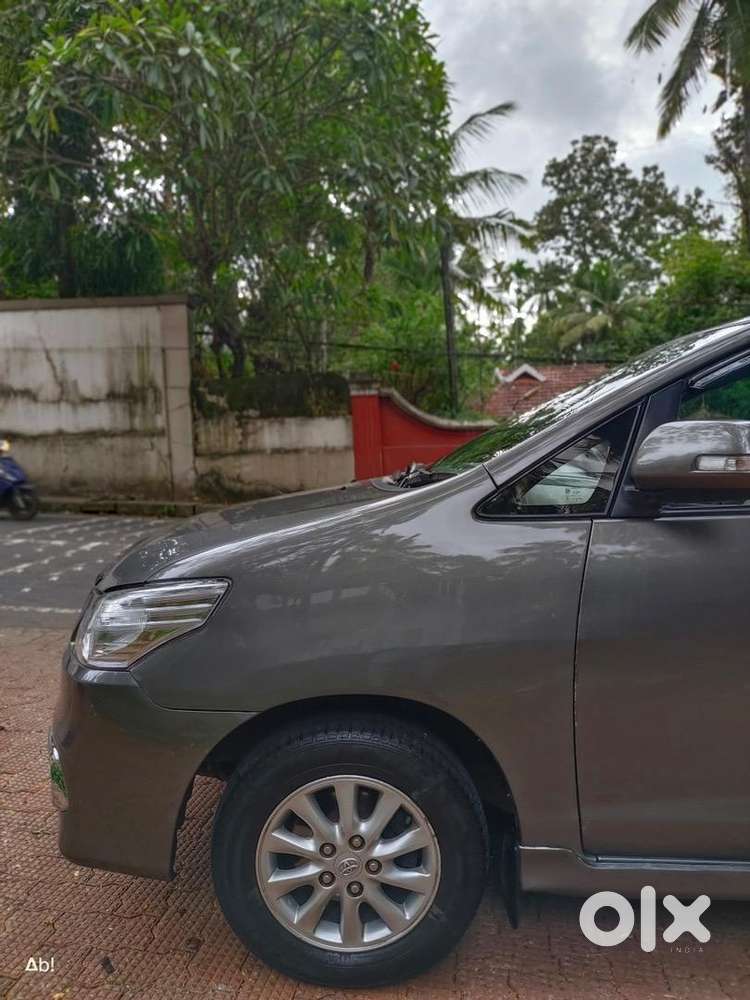 Toyota Innova 2014