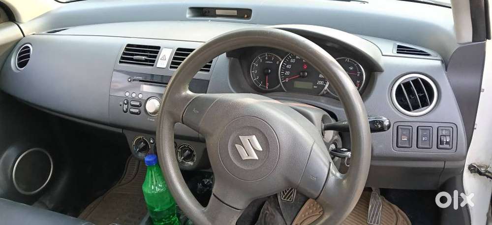 Maruti Suzuki Swift Dzire Vxi, 2011, Petrol