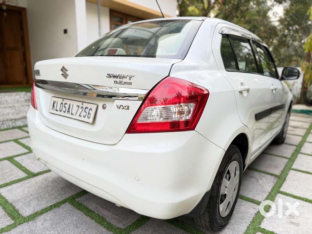 Maruti Suzuki Swift Dzire 1.2 Vxi Bsiv, 2015, Petrol