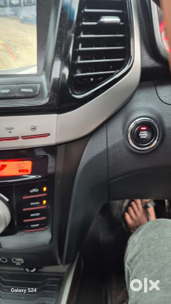 Mahindra Xuv300 W8 Option, 2023, Petrol