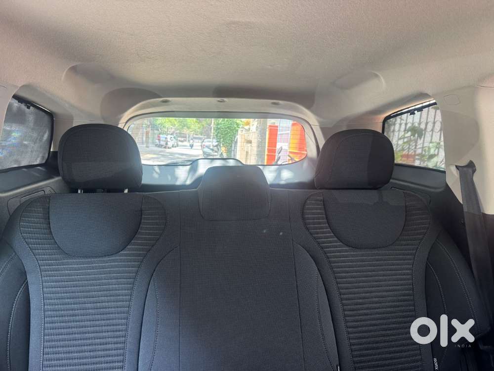 Brand New Showroom Condition Xuv 700 Ax3 Manual