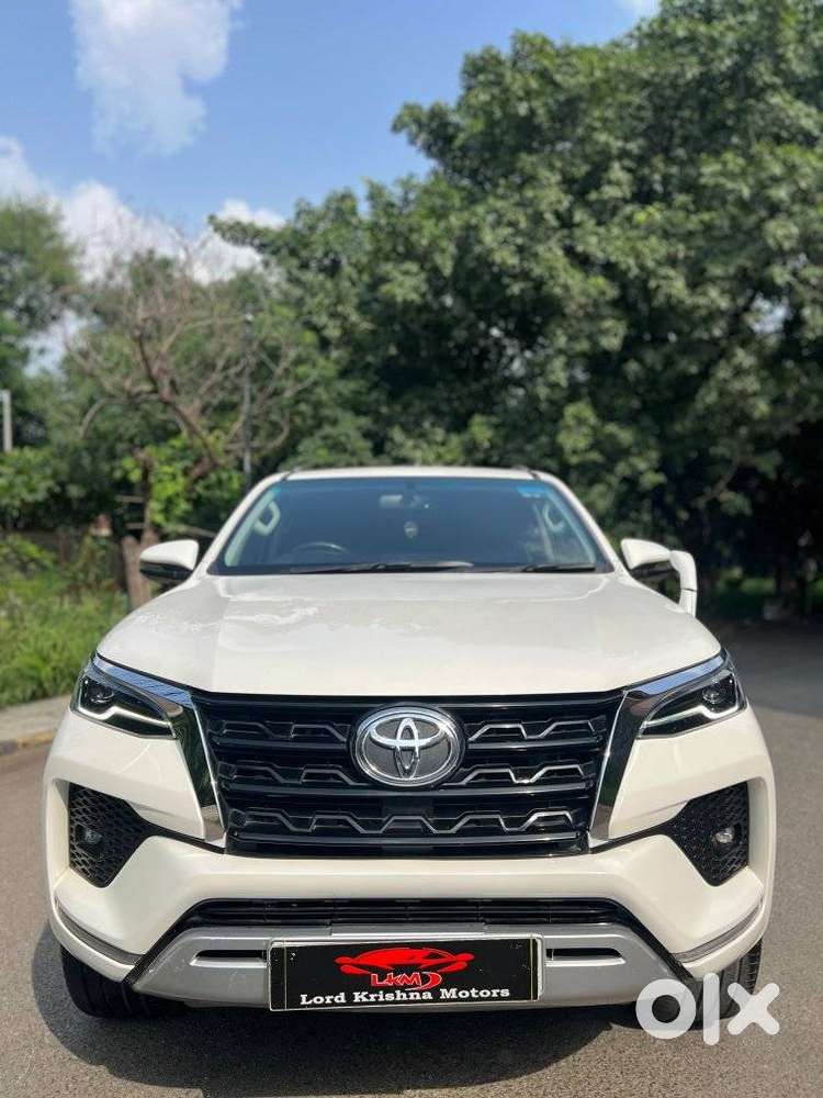 Toyota Fortuner 4x2 At 2.7 Petrol, 2024, Petrol