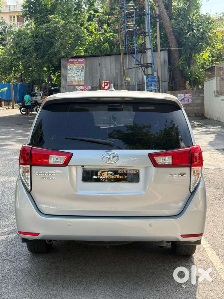 Toyota Innova Crysta 2.4 V, 2016, Diesel