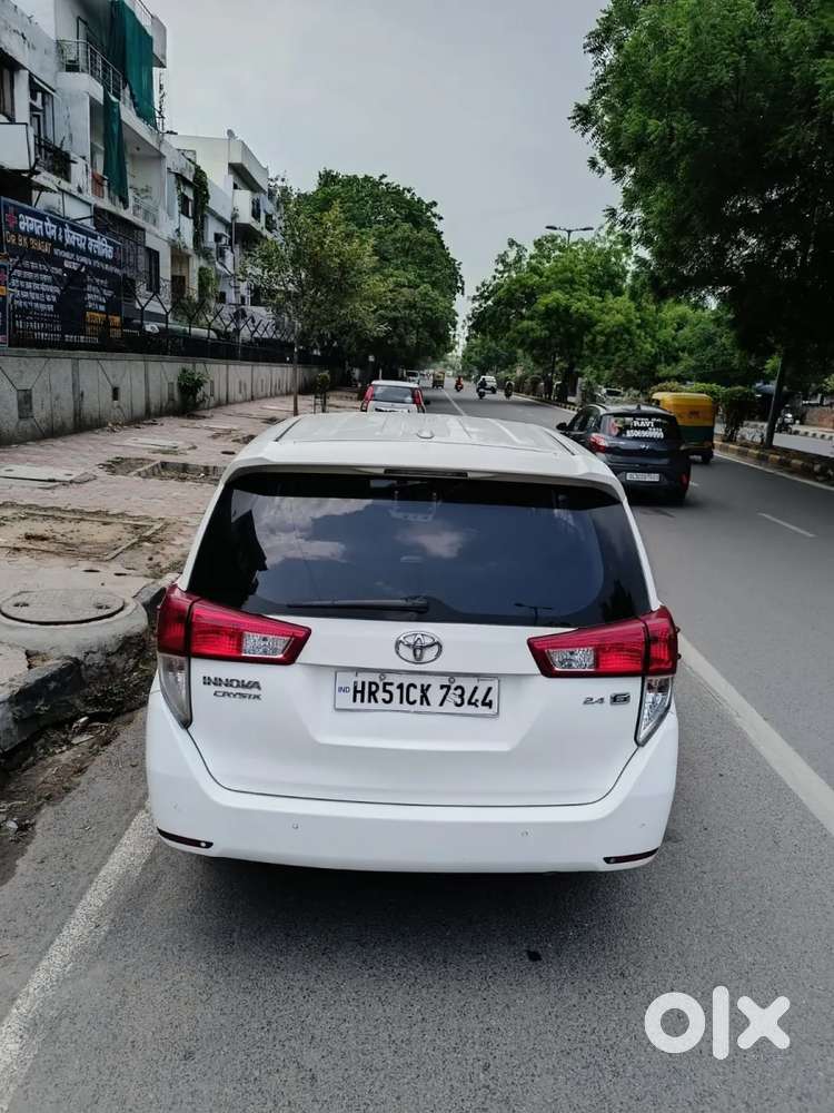 Toyota Innova Crysta [2020-ongoing] 2.4 Gx At 8 Str, 2023, Diesel