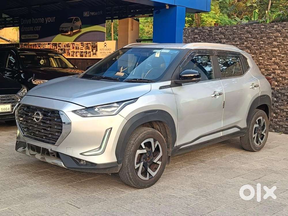 Nissan Magnite 1.0 Xv Premium, 2022, Petrol