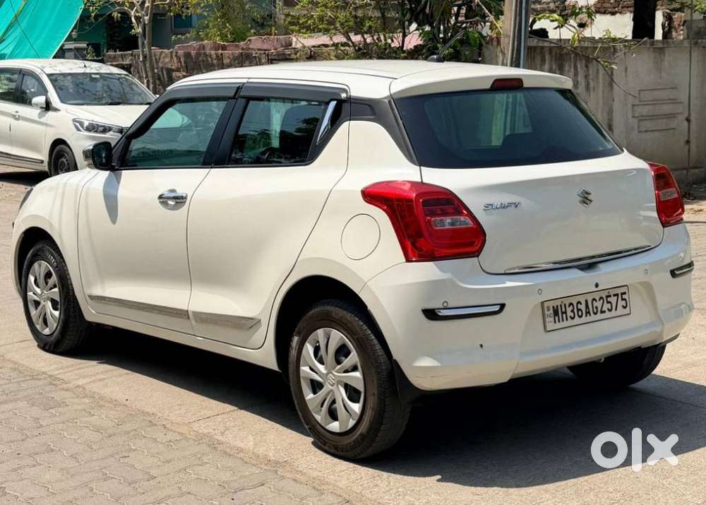 Maruti Suzuki Swift Vxi + Manual, 2021, Petrol