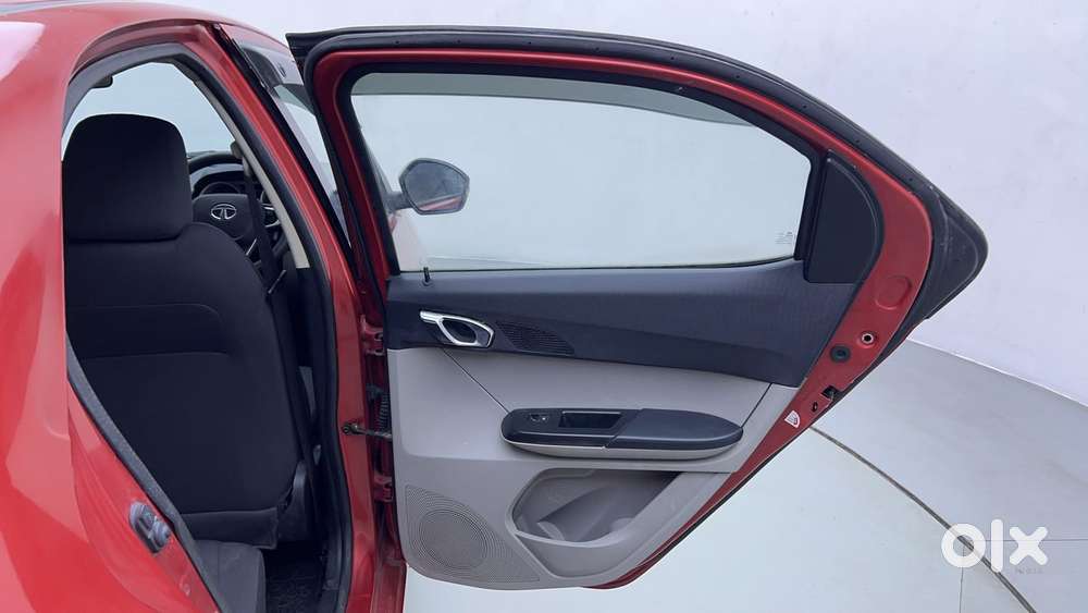 Tata Tiago Xz, 2017, Petrol