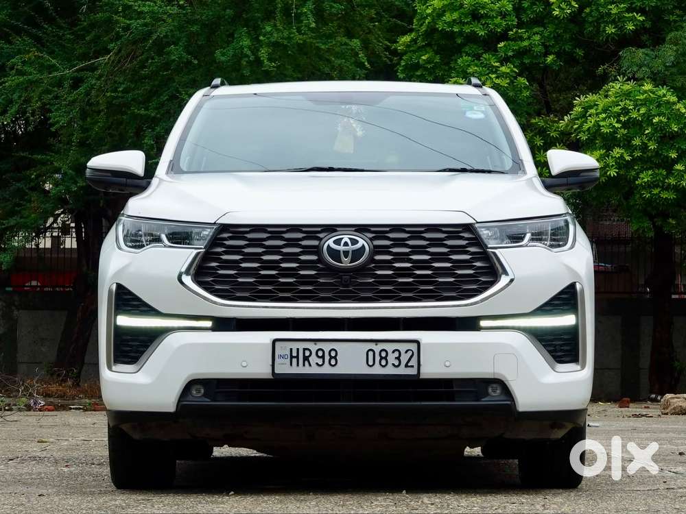 Toyota Innova Hycross 2.0 Zx Hybrid 7 Str, 2023, Petrol