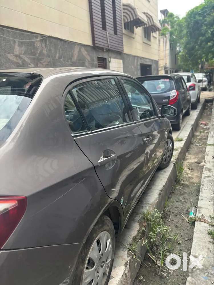 Honda Amaze 2017 Petrol 105000 Km Driven