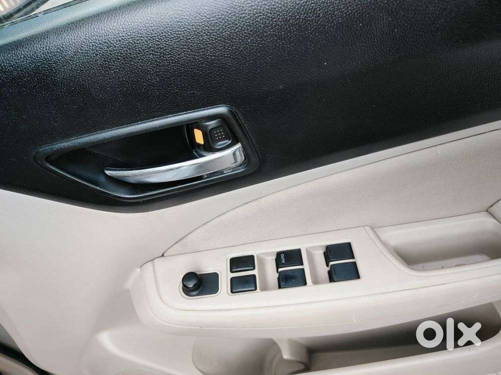 Maruti Suzuki Swift Dzire Vdi Optional, 2017, Diesel