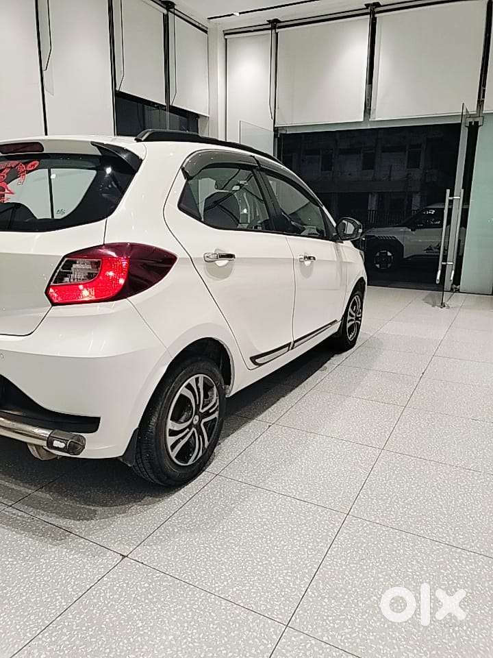 Tata Tiago 1.05 Revotorq Xt, 2023, Petrol