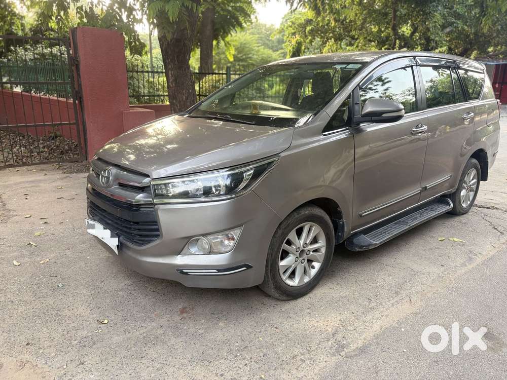 Toyota Innova Crysta 2.4 V 8 Str, 2016, Diesel