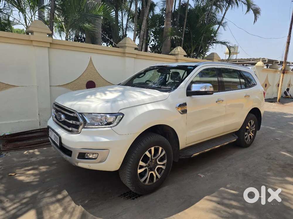 Ford Endeavour 2.2 At Diesel 2019 Showroom Condition Car