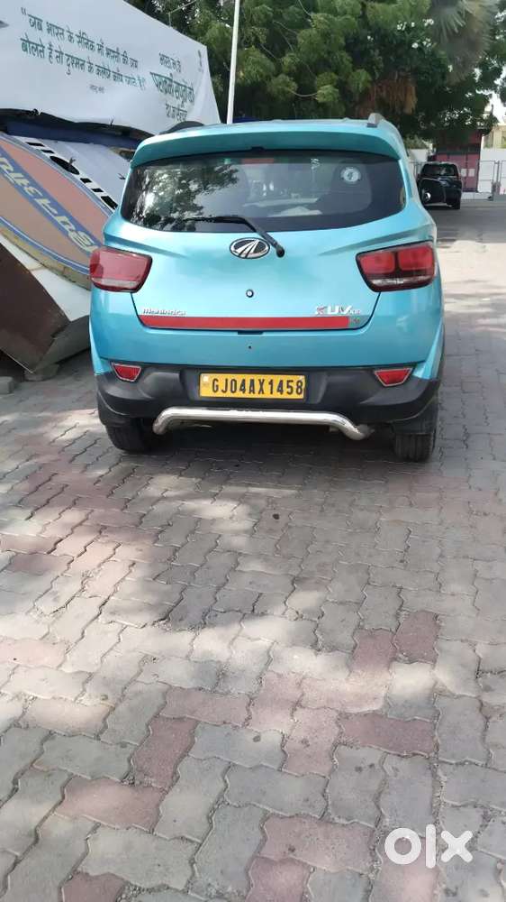 Mahindra Kuv 100