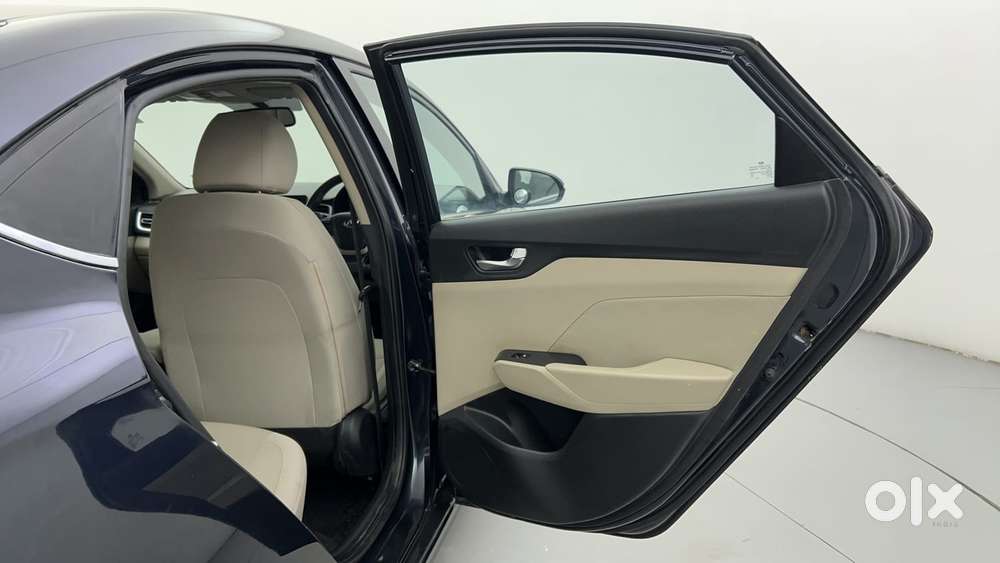 Hyundai Verna 1.5 Sx Vtvt Ivt, 2022, Petrol