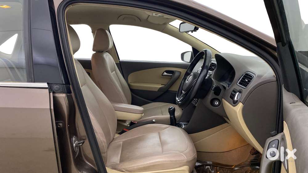 Volkswagen Vento 1.6 Highline, 2015, Petrol