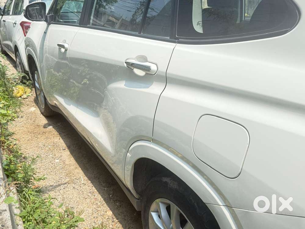 Toyota Innova Hycross 2025 Variant Petrol Automatic