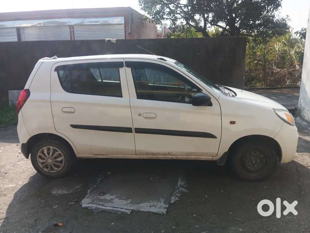 Colour Superior White Capacity 5 Seater