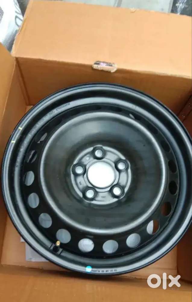 Car rim 17 inches OEM