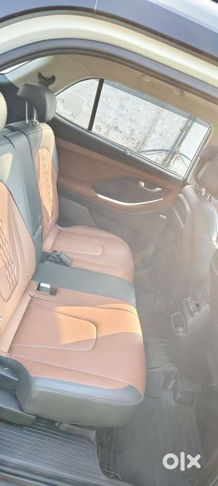 Hyundai Alcazar Platinum (o) 7 Str 1.5 Petrol Dct, 2023, Petrol