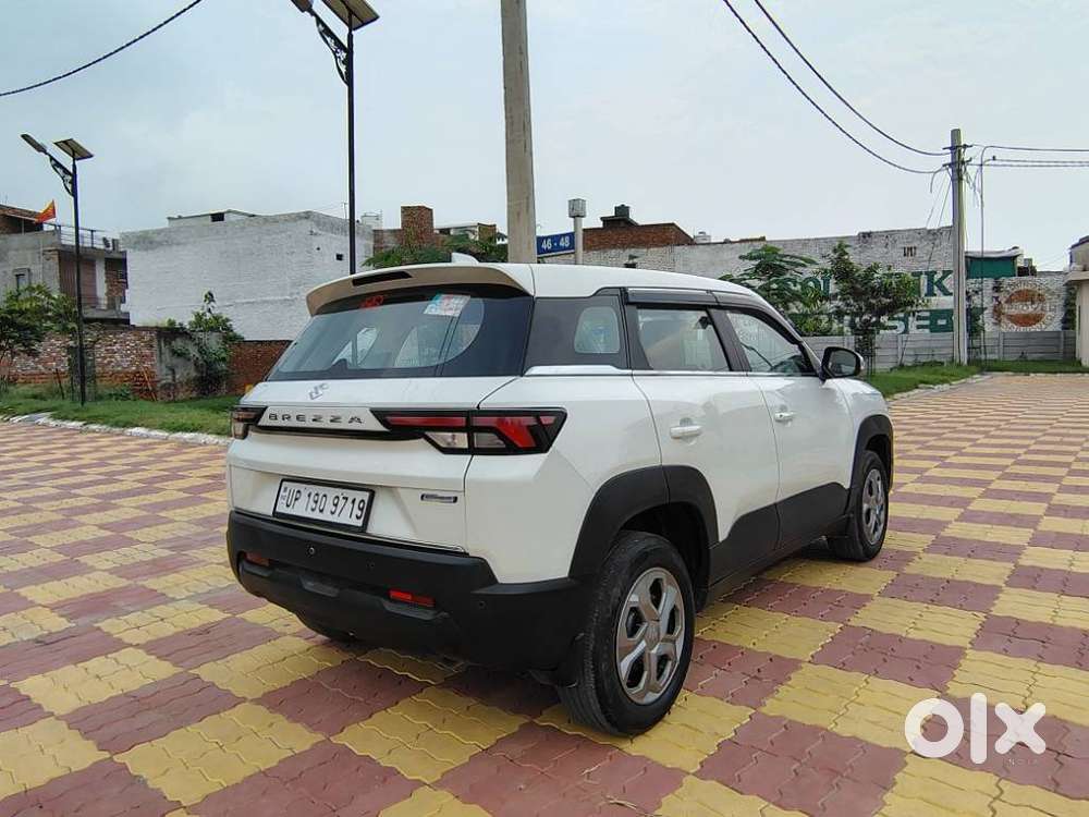 Maruti Suzuki Brezza 1.5 Lxi Smart Hybrid, 2023, Petrol