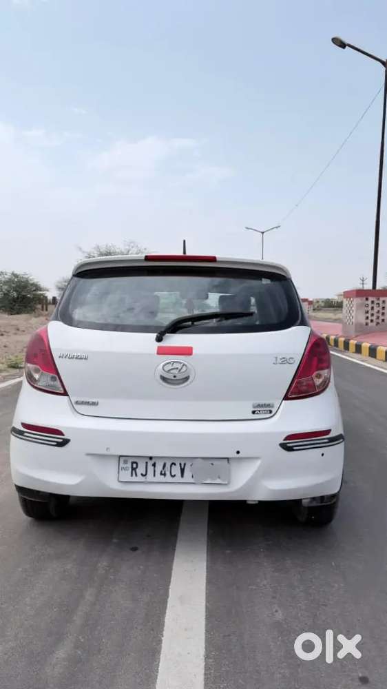 Hyundai I20 2014 Diesel Well Maintained Child Ac  With Top Model Push