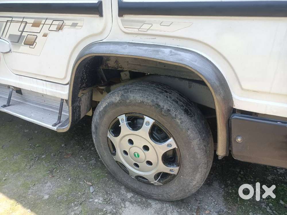 Bolero 9seater 2012-october