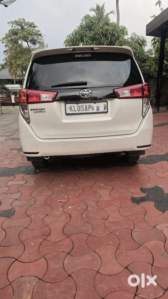 Toyota Innova Crysta 2016 Diesel Well Maintained