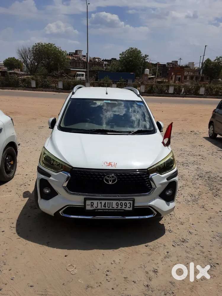 Toyota Rumion 2025 Petrol Well Maintained