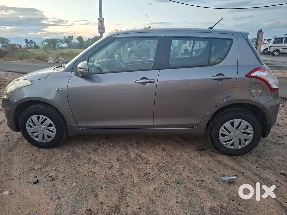 Maruti Suzuki Swift Vxi + Manual, 2017, Petrol