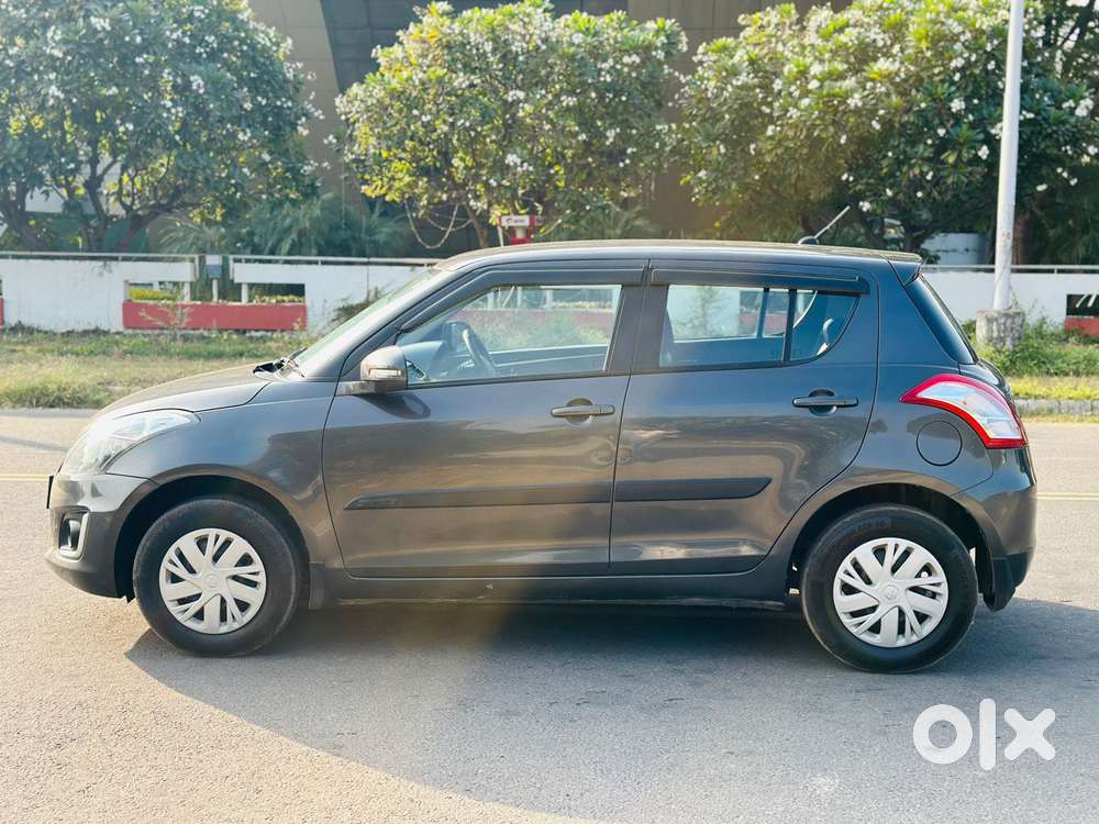 Maruti Suzuki Swift Vxi Optional, 2016, Petrol