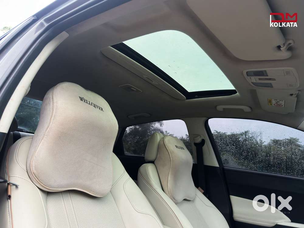 Hyundai Verna Sx(o) Petrol At, 2023, Petrol