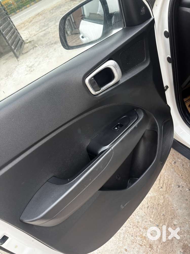 Hyundai Venue 2019 Petrol 71000 Km Driven