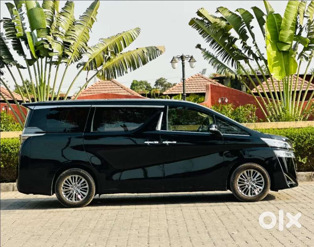 Toyota Vellfire Vip – Executive Lounge, 2023, Petrol