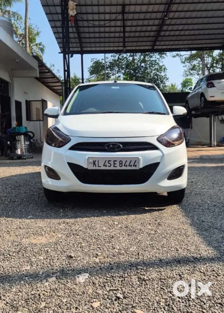 2010 I10 Asta Automatic With Sunroof