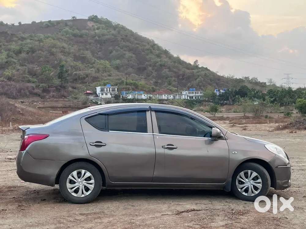 Nissan Sunny Petrol 2011