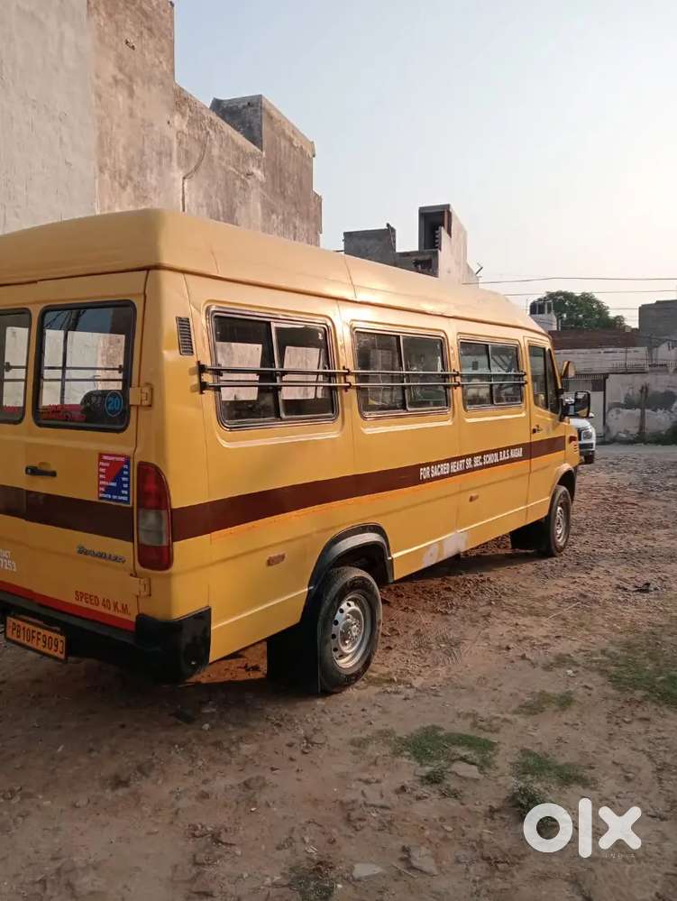 Force Motor School Bus 18 Seater
