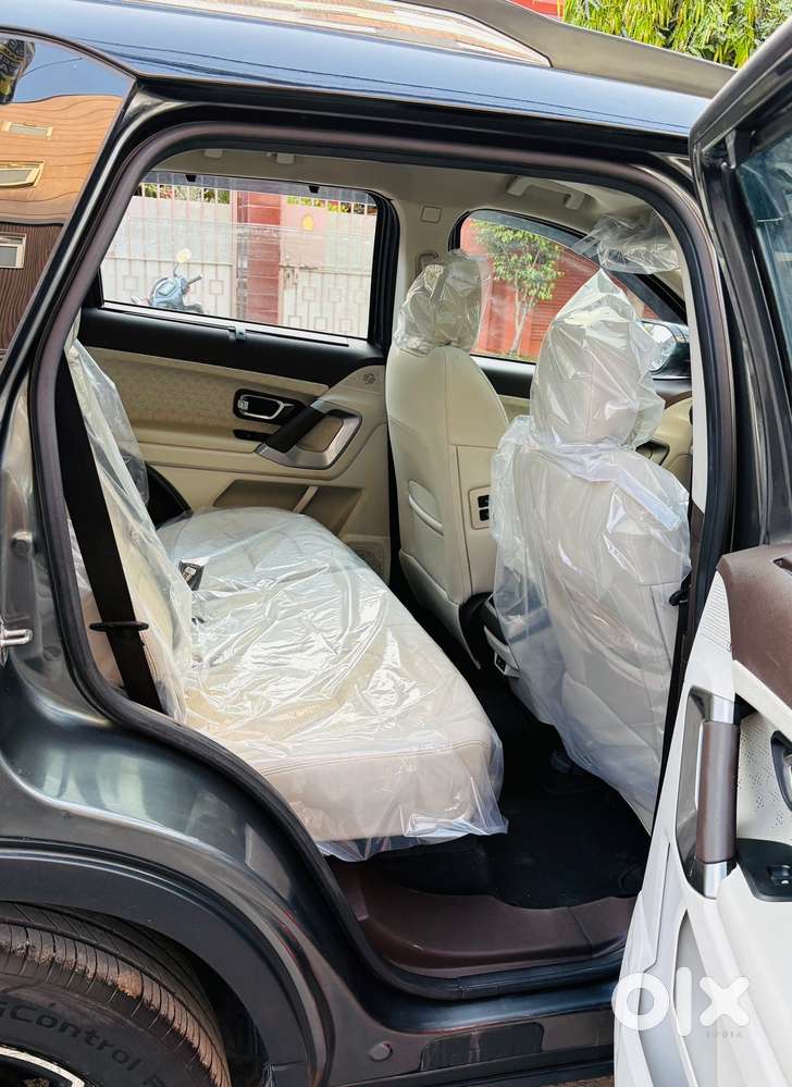 Tata Safari Accomplished Dark Edition At, 2024