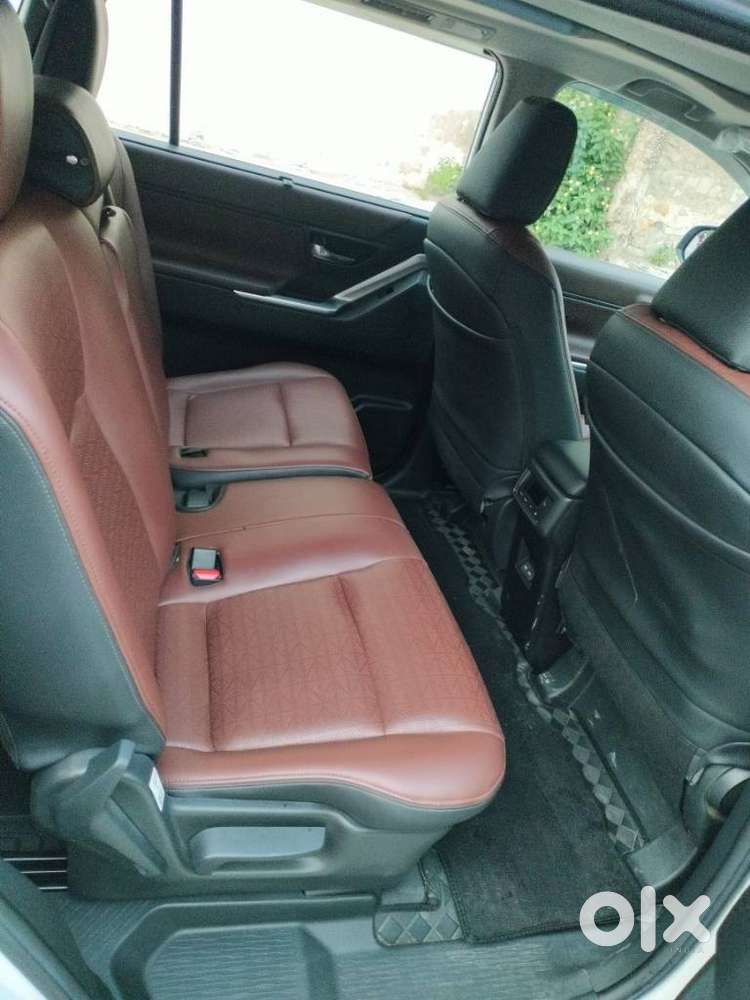 Toyota Innova Hycross 2.0 Vx Hybrid 8 Str, 2025, Petrol