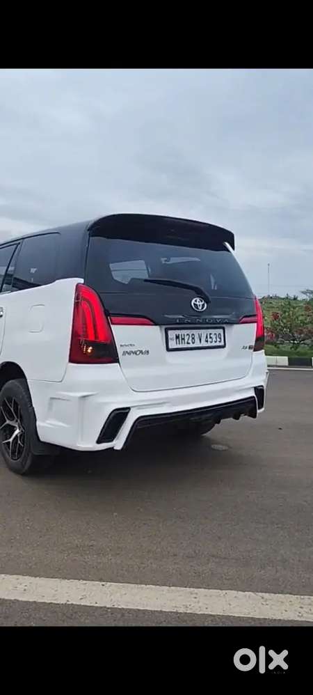 Toyota Innova 8 Str 2012