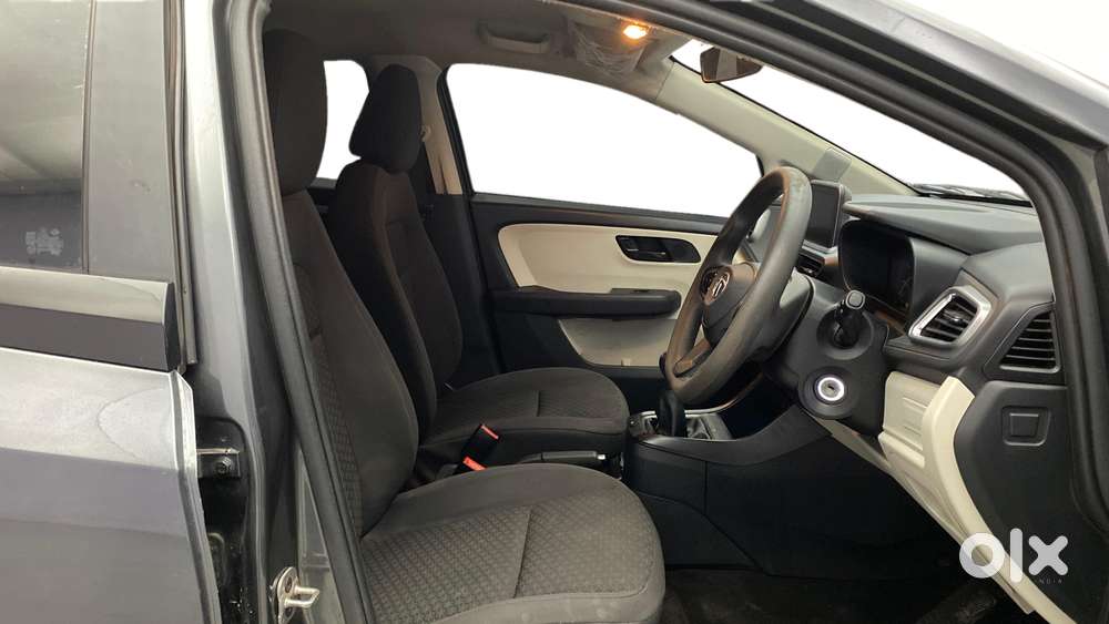 Tata Altroz 1.2 Xm Plus, 2022, Petrol