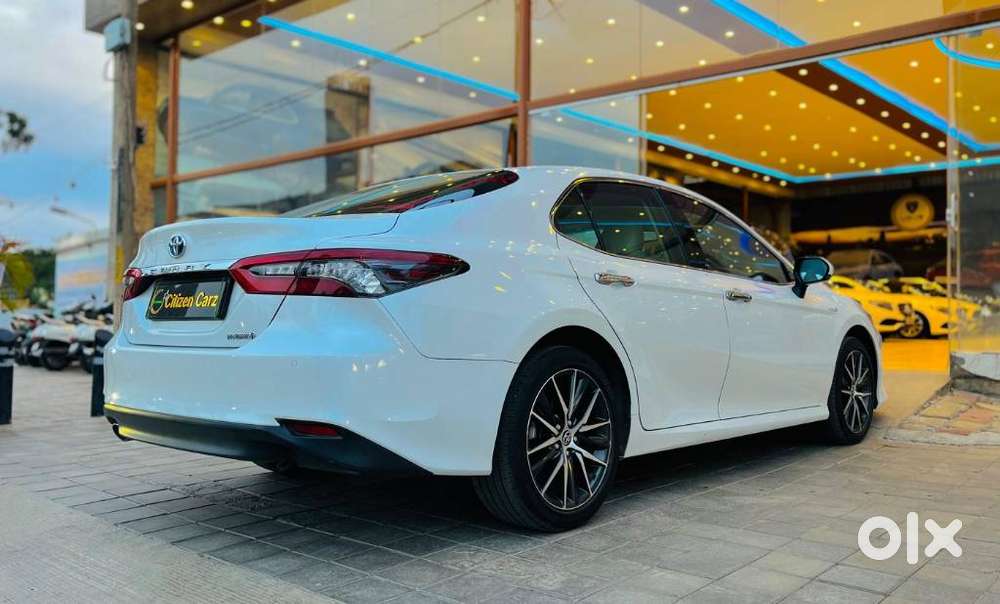 Toyota Camry Hybrid, 2022, Petrol
