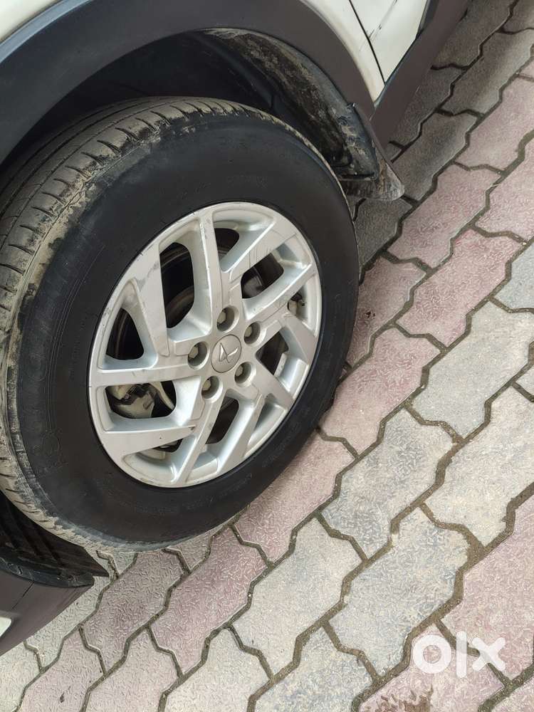 Mahindra Xuv300 W8, 2023, Petrol