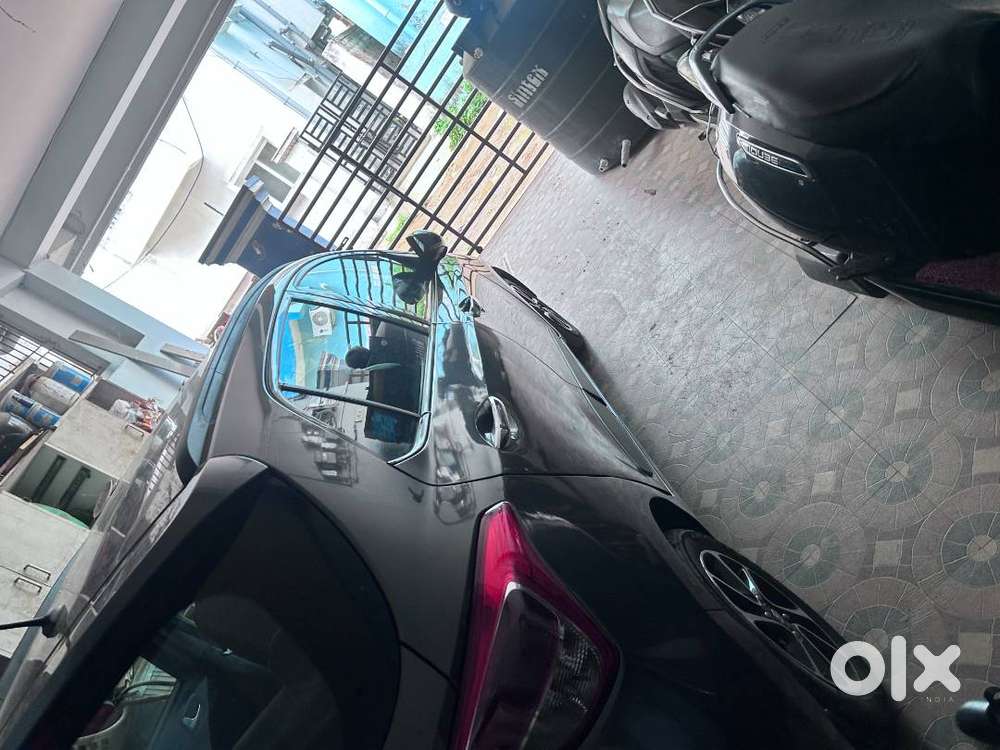 Hyundai Grand I10 2017 Petrol 32700 Km Driven