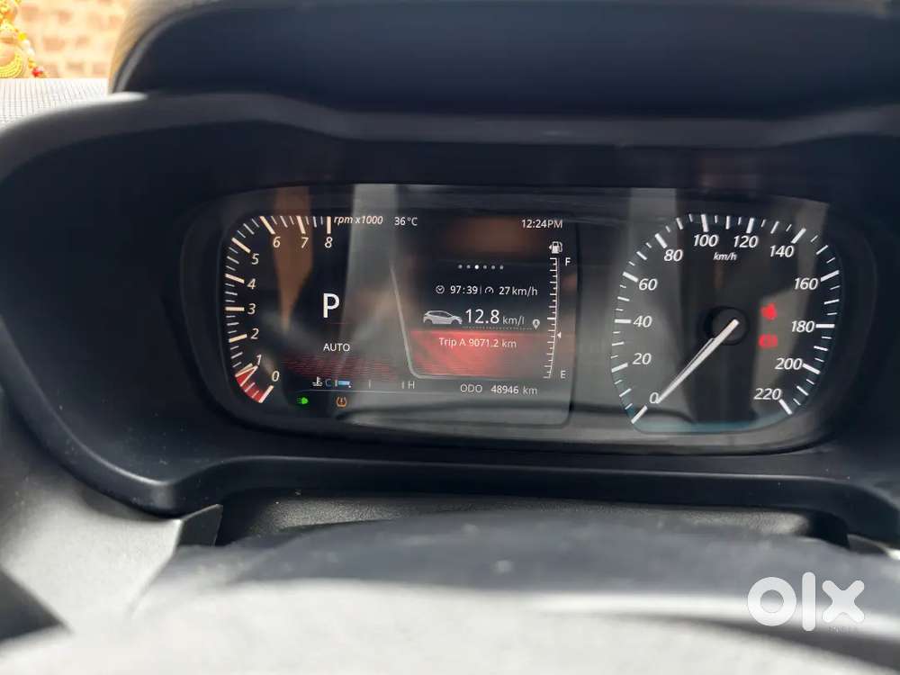 Tata Altroz Xz 1.2 Petrol Dct (2023) - Downtown Red