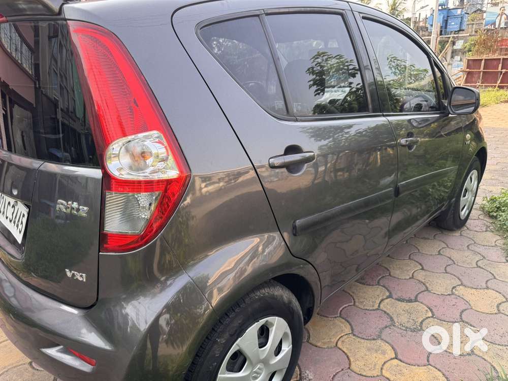 Maruti Suzuki Ritz Vxi, 2013, Petrol